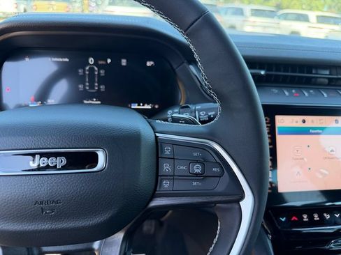 New 2026 Jeep Grand Cherokee L Limited w/ Limited Altitude Package AWD/4WD image 16