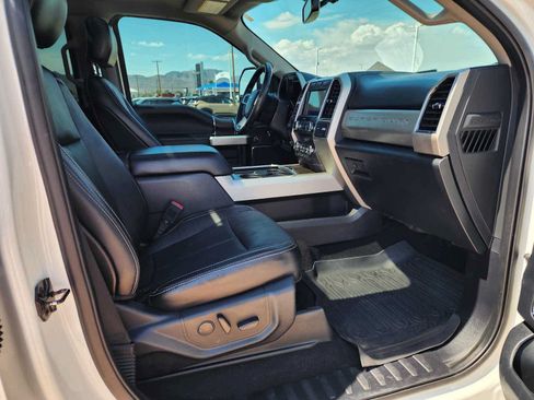 Used 2020 Ford F350 Lariat w/ Lariat Ultimate Package AWD/4WD image 16