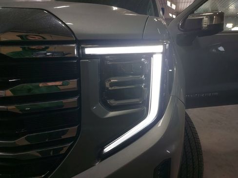 New 2025 GMC Sierra 1500 SLT w/ SLT Premium Plus Package image 32