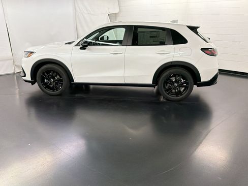 New 2027 Honda HR-V Sport image 2