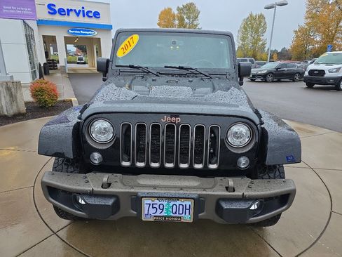 Used 2017 Jeep Wrangler Sahara image 12