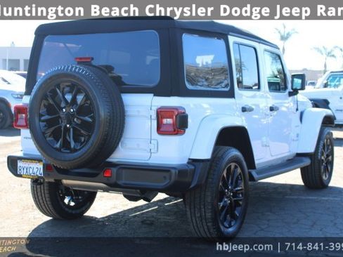 Used 2021 Jeep Wrangler Unlimited Sahara w/ Safety Group image 5
