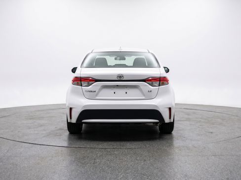 Used 2025 Toyota Corolla LE FWD image 7