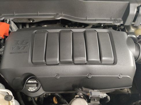 Used 2017 Chevrolet Traverse LT image 30