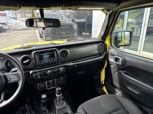 Used 2023 Jeep Wrangler Unlimited w/ Convenience Group image 34