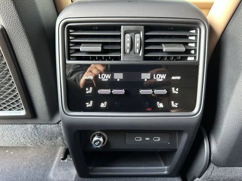 Used 2026 Porsche Cayenne E-Hybrid AWD/4WD image 42