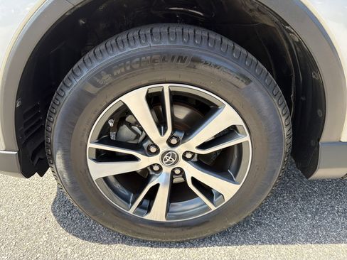 Used 2017 Toyota RAV4 XLE FWD image 28