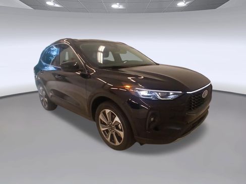 Used 2025 Ford Escape Platinum AWD/4WD image 5