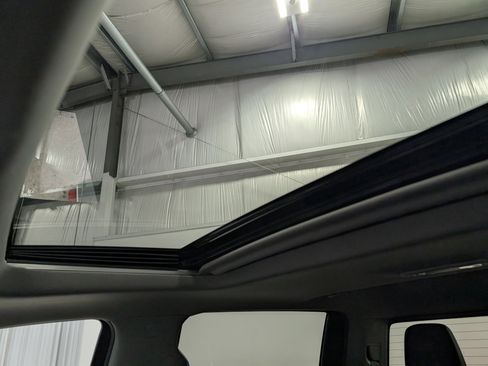 Used 2020 GMC Sierra 1500 SLT w/ SLT Convenience Package image 28