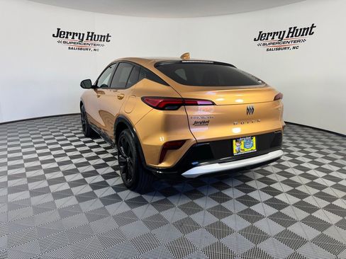 Used 2024 Buick Envista Sport Touring w/ Convenience I Package image 9