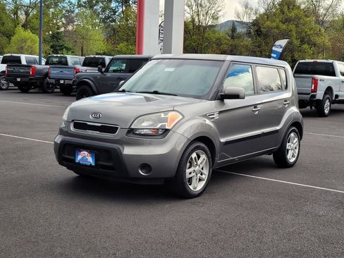 Used 2011 Kia Soul + w/ Audio Pkg FWD image 1