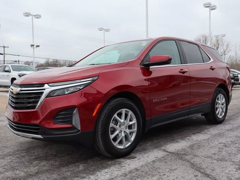 Used 2024 Chevrolet Equinox LT w/ LPO, Floor Liner Package image 5