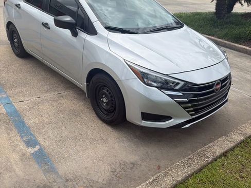 Used 2025 Nissan Versa S w/ Trunk Package FWD image 2