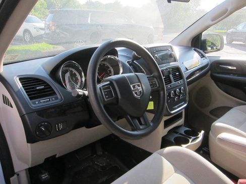Used 2017 Dodge Grand Caravan SE w/ Power Window Group FWD image 8