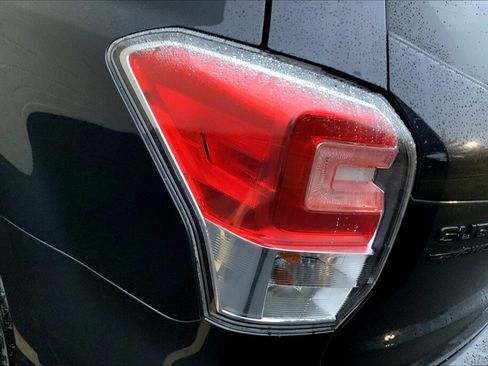 Used 2018 Subaru Forester 2.5i Premium AWD/4WD image 26