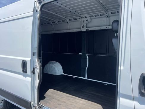 Used 2023 RAM ProMaster 2500 FWD image 17