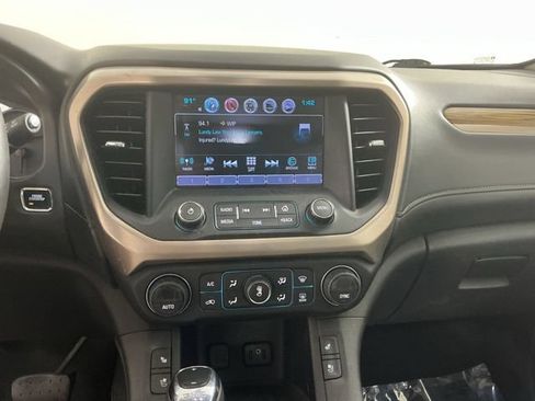 Used 2017 GMC Acadia Denali w/ Technology Package AWD/4WD image 32