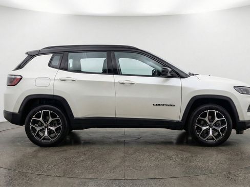 Used 2025 Jeep Compass Limited AWD/4WD image 11