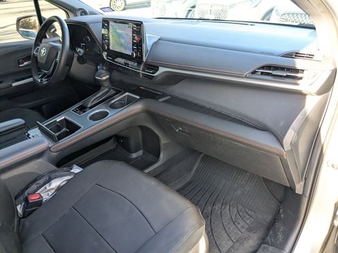 Used 2022 Toyota Sienna XSE w/ XSE Plus Package image 26