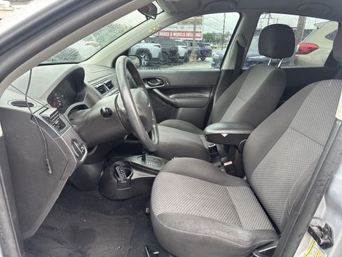 Used 2007 Ford Focus S FWD image 21