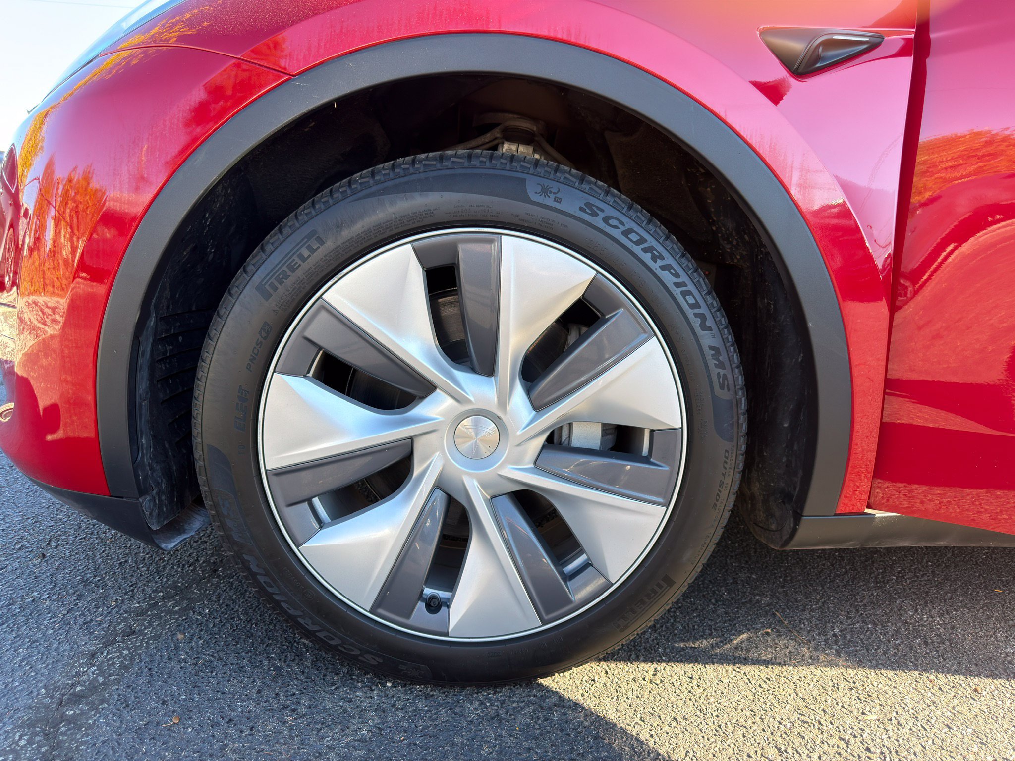 Used 2023 Tesla Model Y AWD image 35