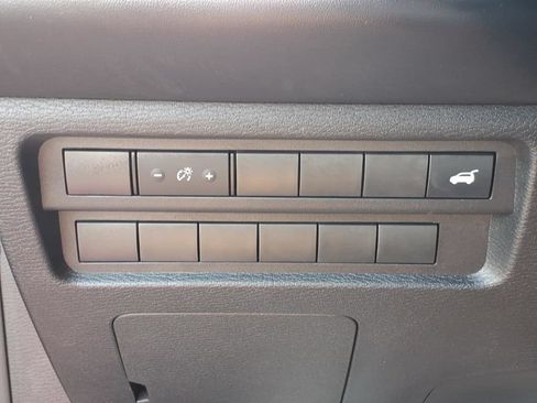 Used 2024 Mitsubishi Outlander SEL AWD/4WD image 16