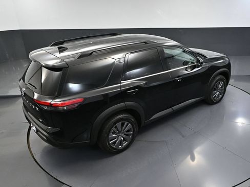 Used 2024 Nissan Pathfinder SV FWD image 56