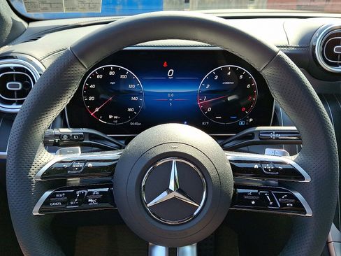 New 2025 Mercedes-Benz GLC 300 4MATIC image 19