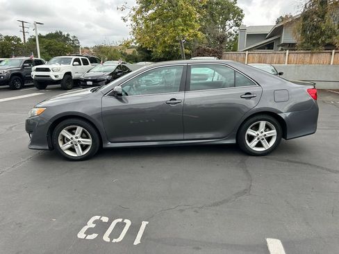 Used 2013 Toyota Camry SE FWD image 2