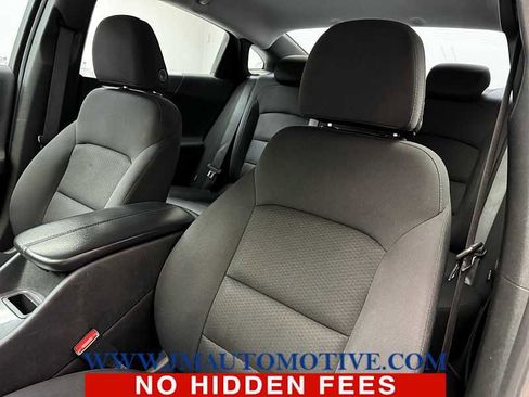 Used 2022 Chevrolet Malibu LT image 13