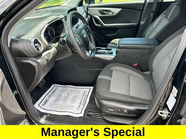 Used 2025 Chevrolet Blazer LT FWD image 12