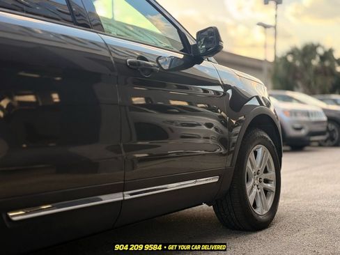 Used 2018 Ford Explorer XLT w/ Equipment Group 202A AWD/4WD image 8