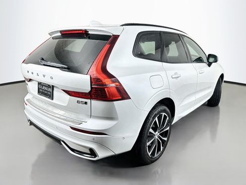 Used 2023 Volvo XC60 B5 Plus w/ Climate Package AWD/4WD image 7