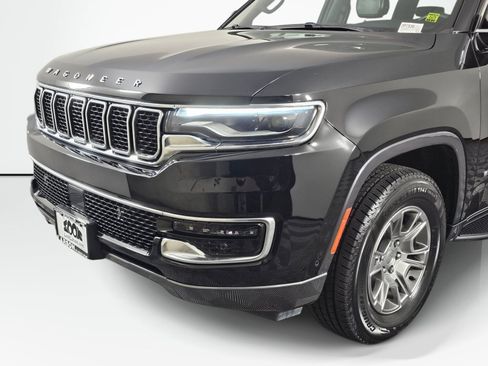 Used 2022 Jeep Wagoneer Series I AWD/4WD image 12