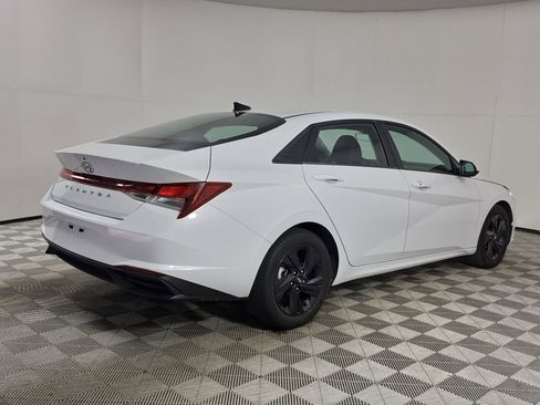 Used 2021 Hyundai Elantra SEL FWD image 7