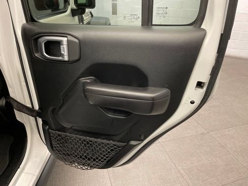 Used 2020 Jeep Wrangler Unlimited Rubicon AWD/4WD image 30