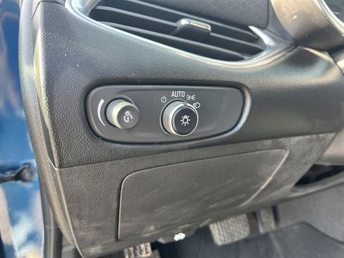 Used 2019 Chevrolet Malibu LT w/ Driver Confidence Package II image 20