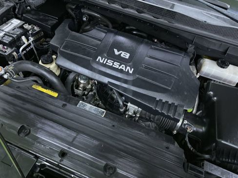 Used 2017 Nissan Titan Platinum Reserve image 31