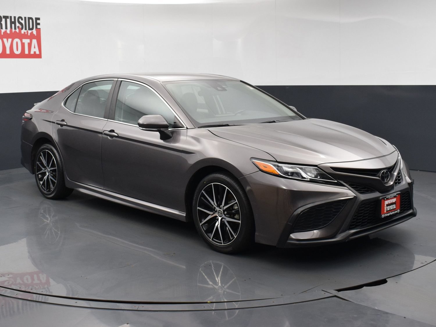 Used 2024 Toyota Camry SE FWD image 6