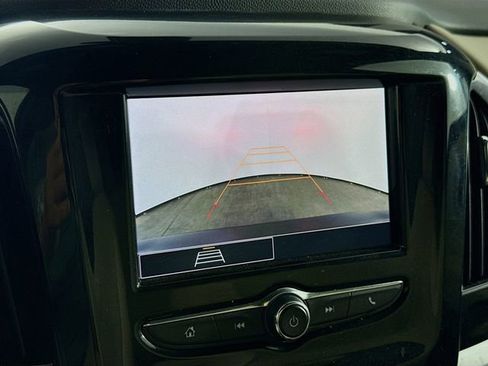 Used 2022 Chevrolet Traverse LS image 40