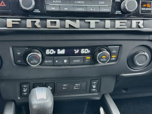 Used 2025 Nissan Frontier SV w/ SV Convenience Package RWD image 12