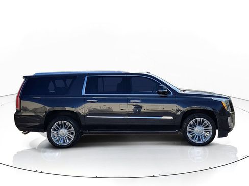 Used 2019 Cadillac Escalade ESV Platinum RWD image 5