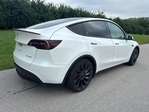 Used 2023 Tesla Model Y Performance AWD/4WD image 14