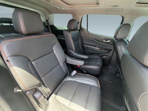 Used 2022 GMC Acadia AT4 w/ Technology Package AWD/4WD image 31