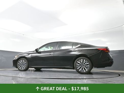 Used 2024 Nissan Altima 2.5 SV image 54