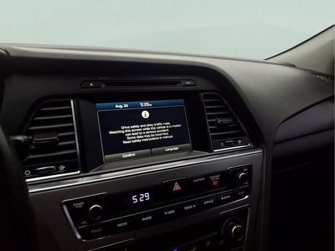 Used 2017 Hyundai Sonata Sport w/ Value Edition Package 02 FWD image 9