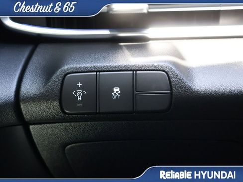 Certified 2025 Hyundai Elantra SEL FWD image 32