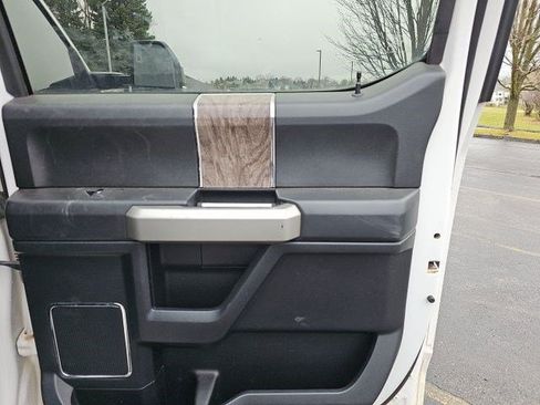 Used 2018 Ford F250 Lariat w/ Chrome Package image 13