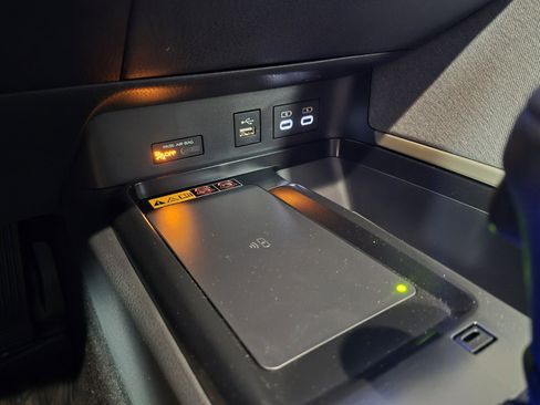 New 2026 Toyota Camry Hybrid image 28