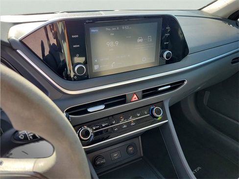 Used 2022 Hyundai Sonata SE w/ Preferred Accessory Package image 19